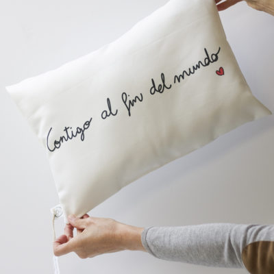 Cojín contigo al fin del mundo