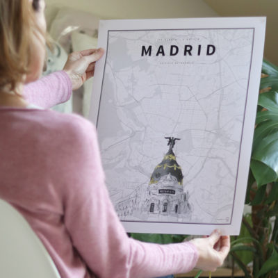 lamina coordenadas ilustradas de Madrid con el edificio Metropolitan
