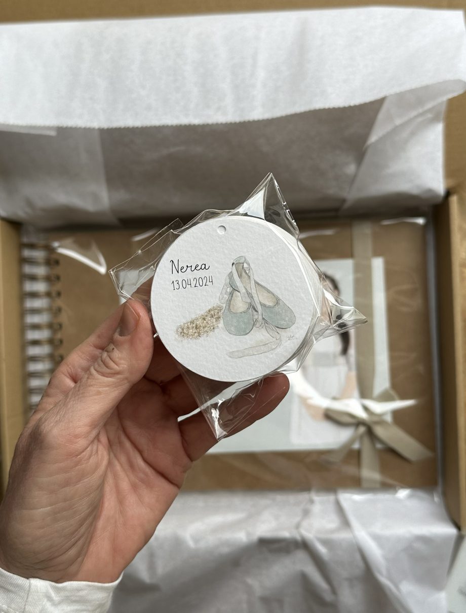 ETIQUETAS y PEGATINAS. Modelos de colección comunión NIÑA.