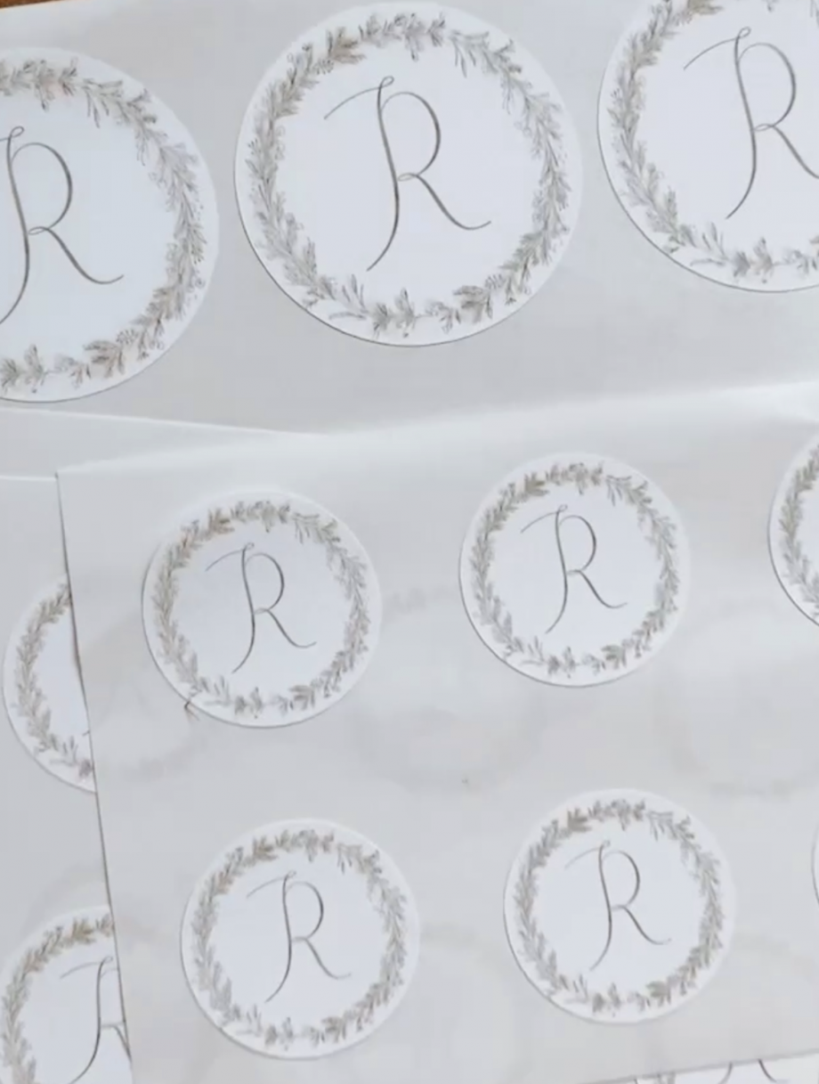 ETIQUETAS y PEGATINAS. Colección INICIAL