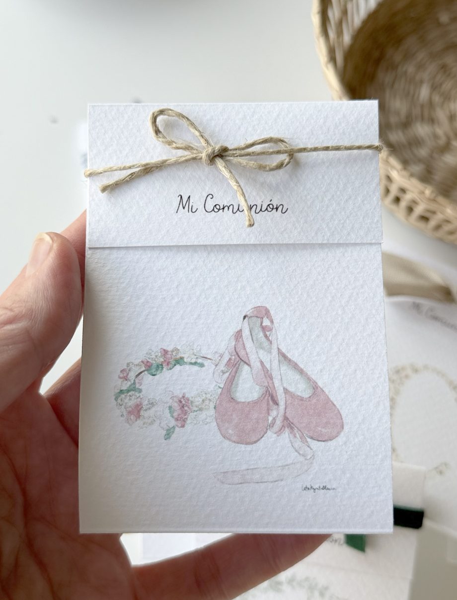 Estuches regalo personalizados de Primera Comunión.