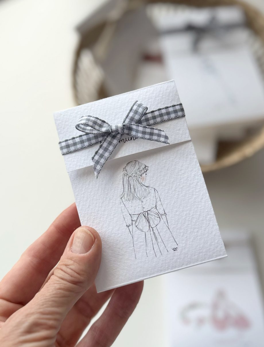 Estuches regalo personalizados de Primera Comunión.