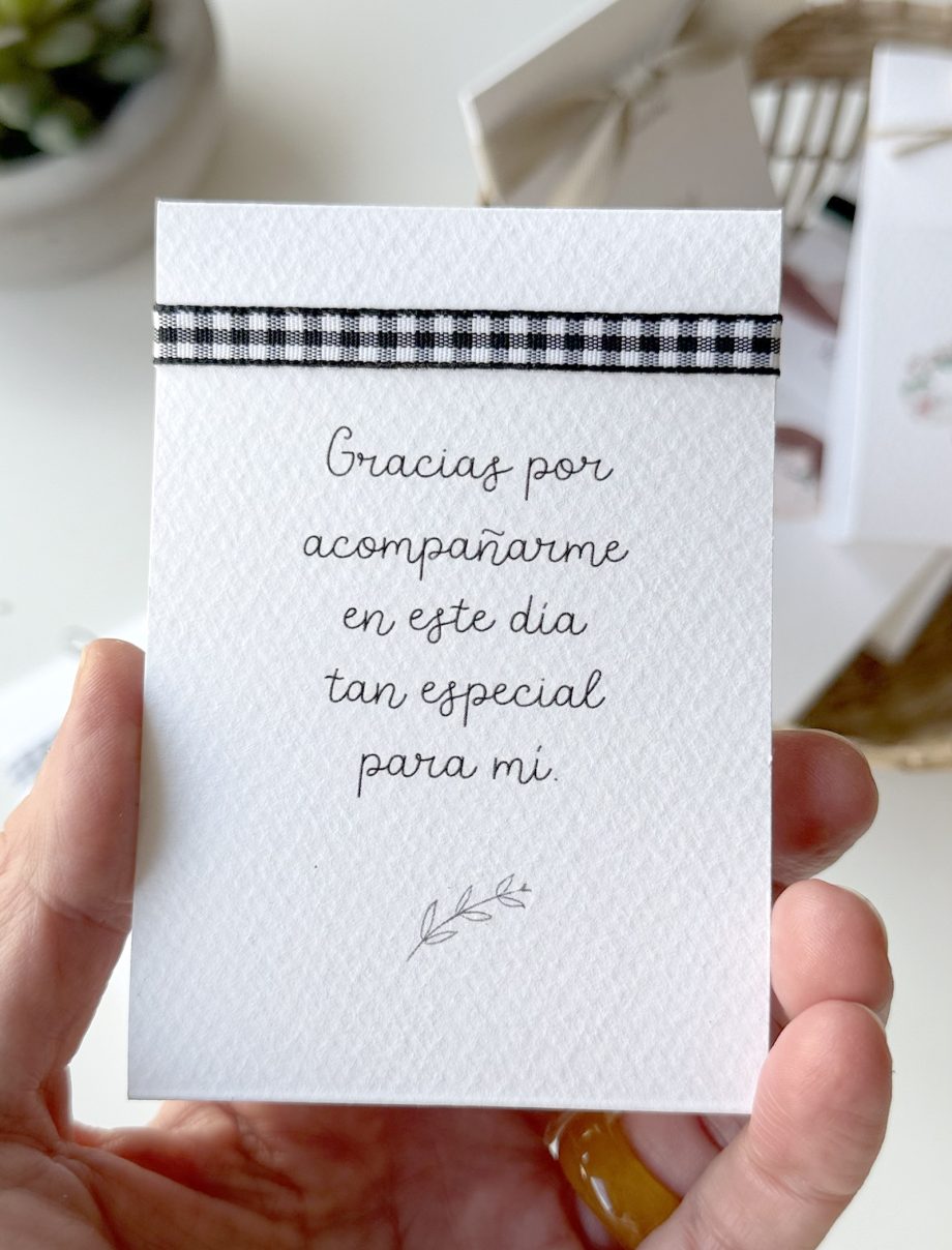 Estuches regalo personalizados de Primera Comunión.