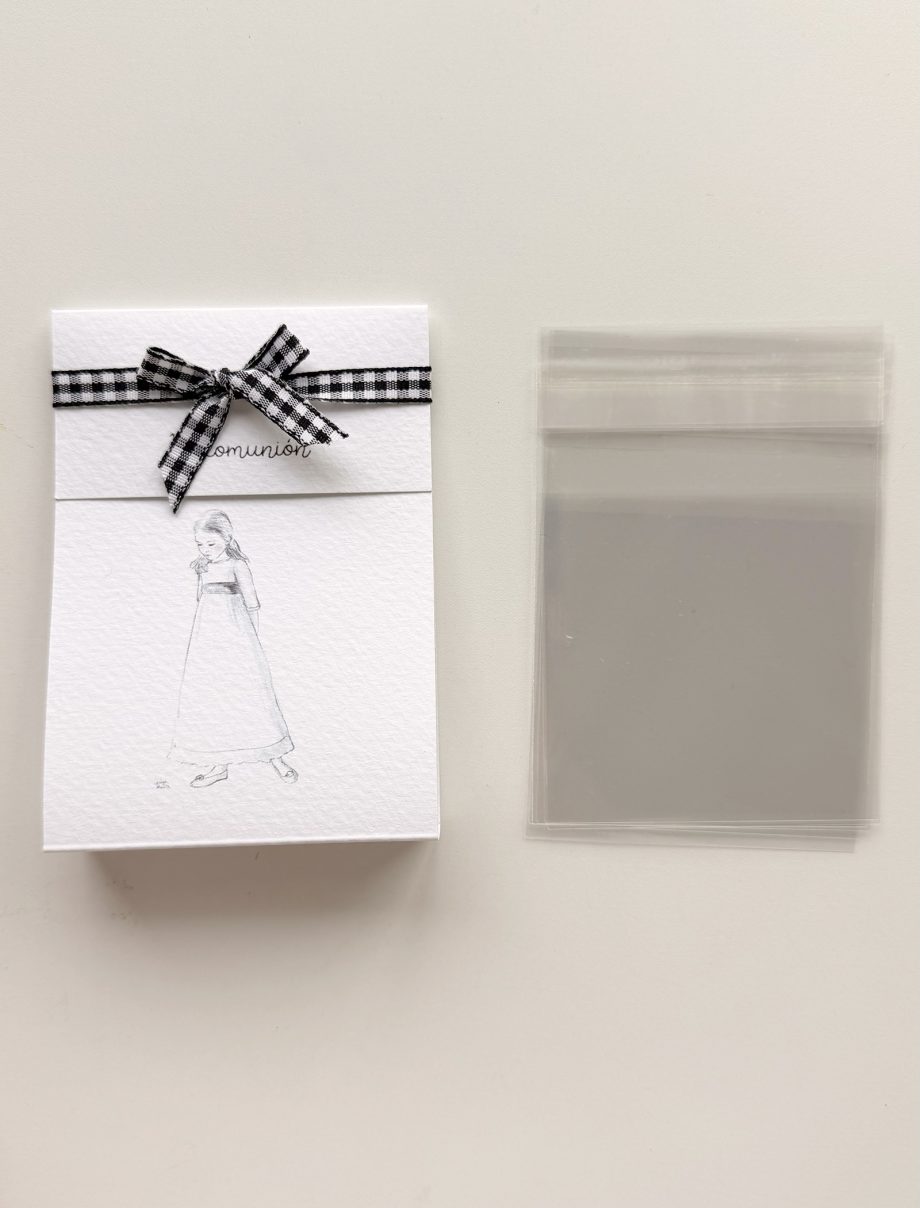 Estuches regalo personalizados de Primera Comunión.