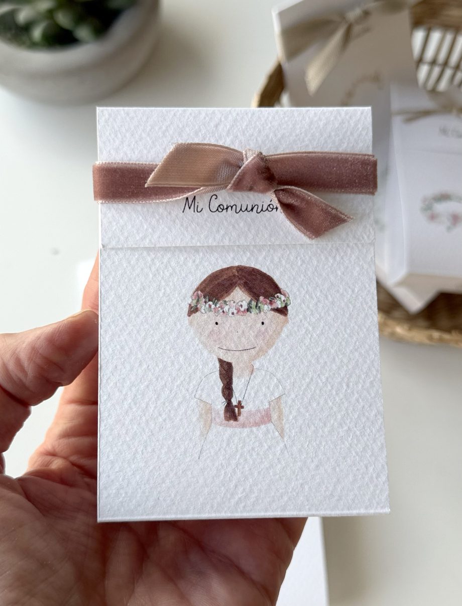 Estuches regalo personalizados de Primera Comunión.